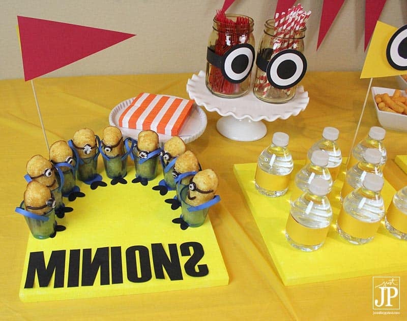 Smoothfoam Chargers for Party - Minions Party JPriest