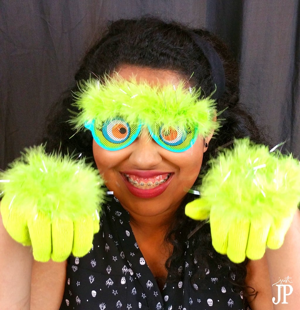 Monster-Hands-and-Glasses-Cuet-Pose-Teen-Costume-JPriest