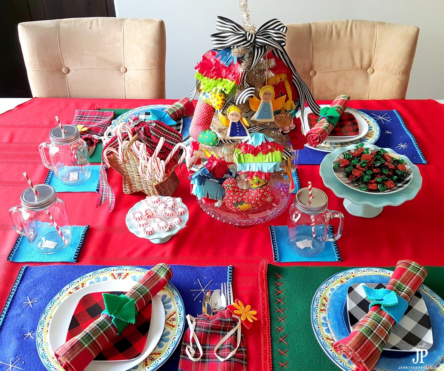DIY-Christmas-Table-Scape-inspired-by-Lainto-Culture-Blended-with-White-Culture-JPriest