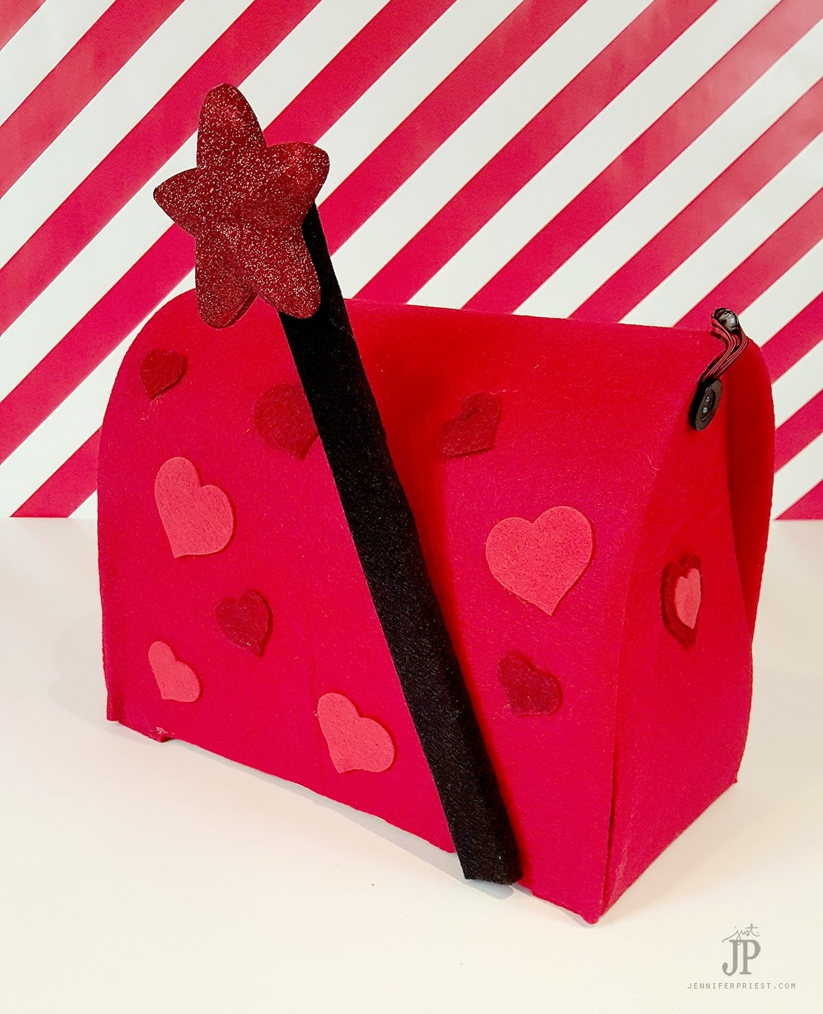 DIY-Valentine-Mailbox-with-Smoothfoam-Jennifer-Priest