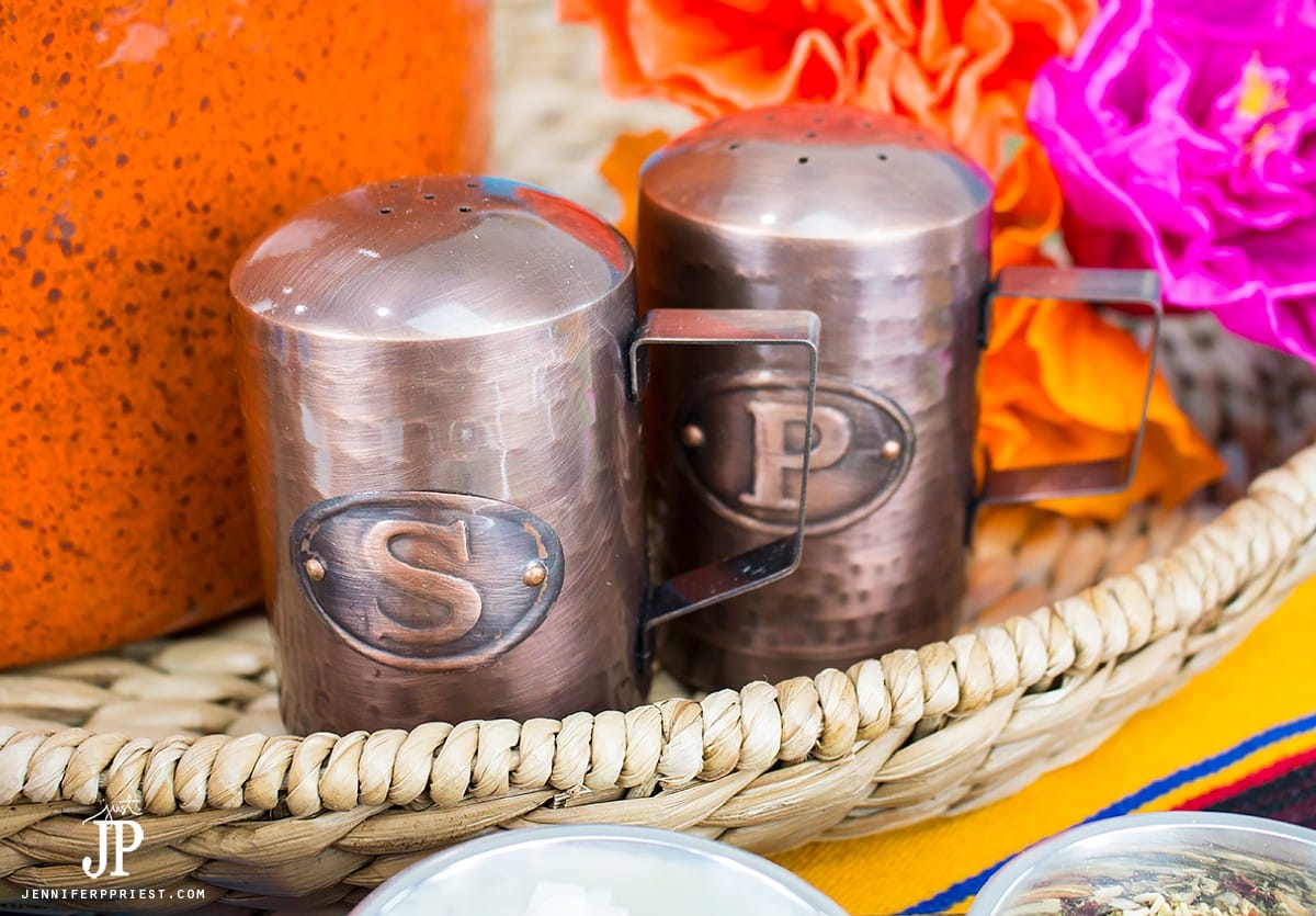 POZOLE RECIPE for Las Posadas - this lasted only one day in my house! I love how this pozole looks in these gorgeous bowls from @JCPenney. Get the recipe and see how to spruce up your home for guests this holiday season: https://www.smartfundiy.com/?p=19975 #JoyWorthGiving #SoWorthIt #HazValerTusPenneys [AD]