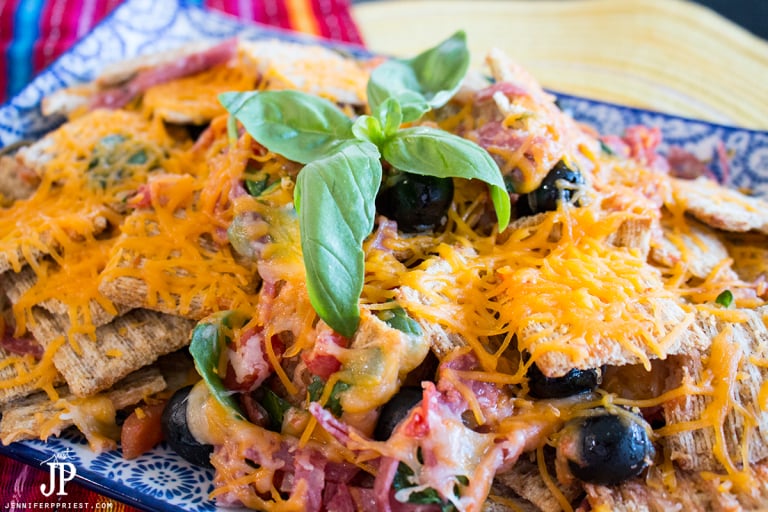 Triscuit Pizza Nachos – Ultimate Summer Snack
