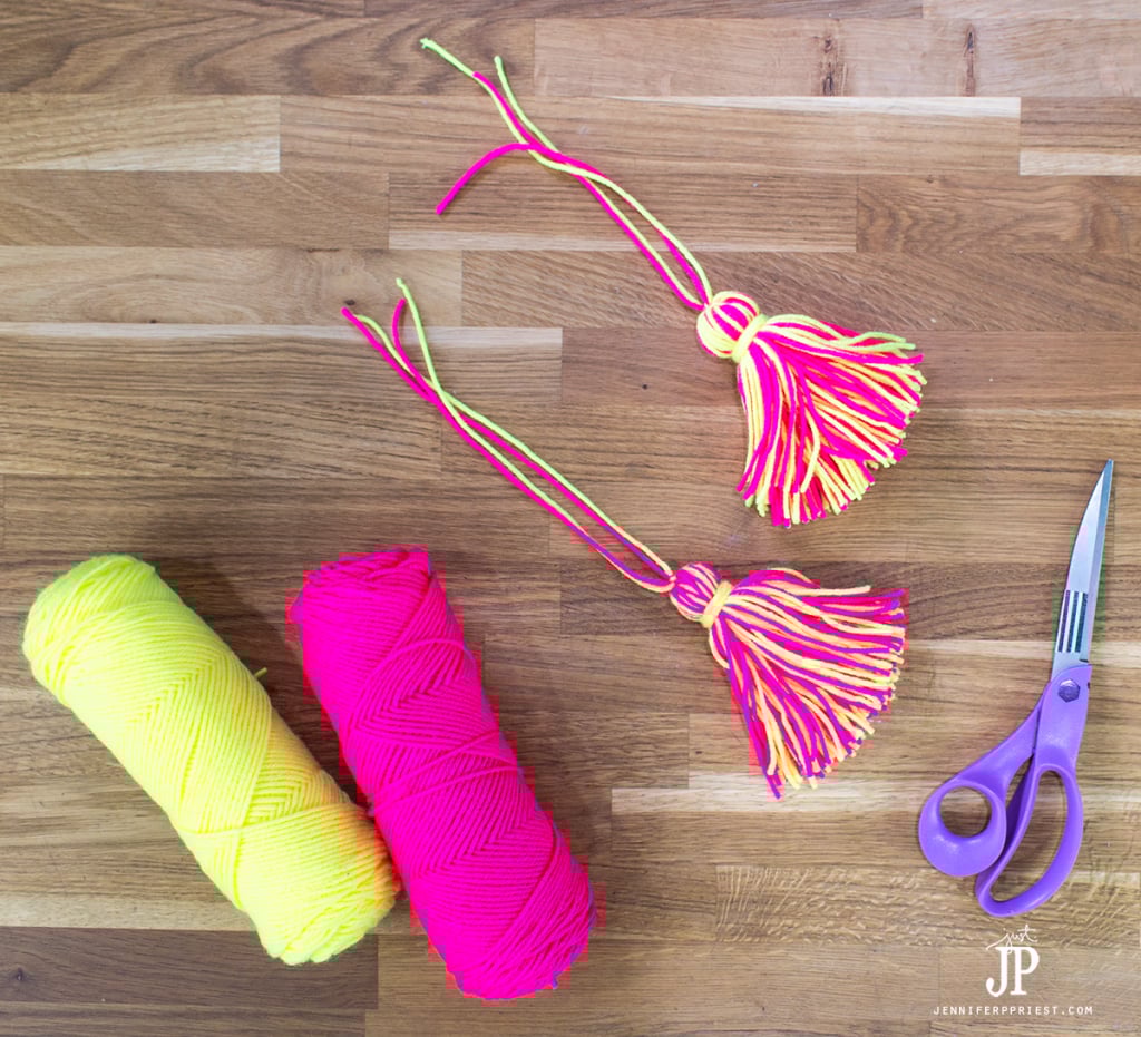 14---How-to-make-a-Yarn-Tassel-jenniferppriest