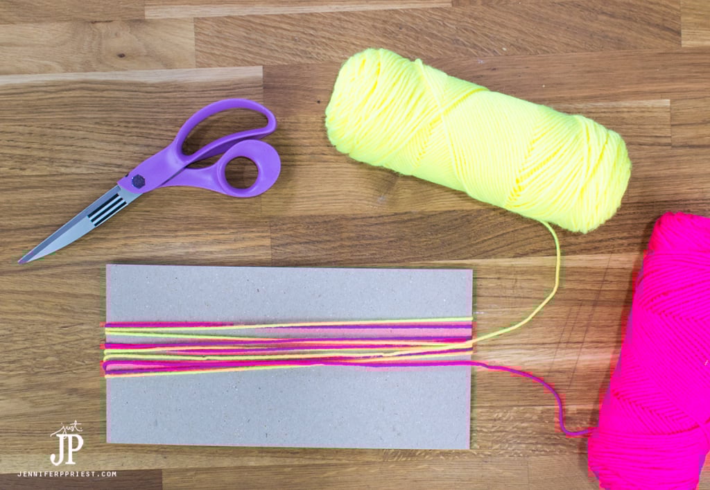 2---How-to-make-a-Yarn-Tassel-jenniferppriest