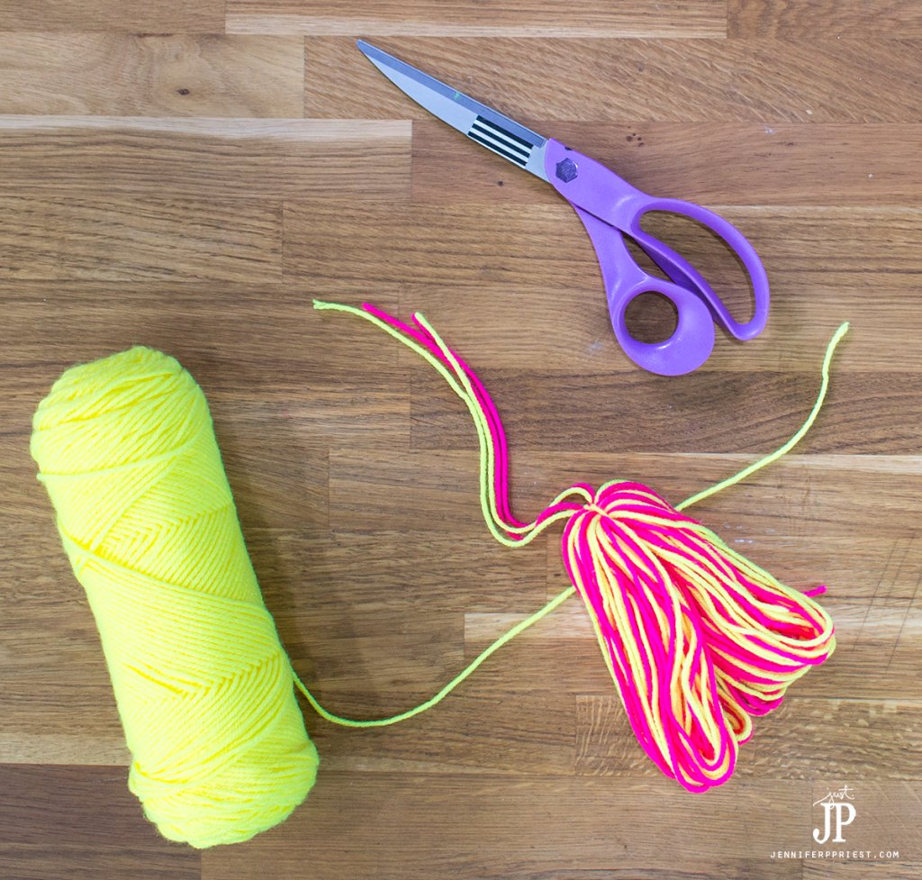 9---How-to-make-a-Yarn-Tassel-jenniferppriest