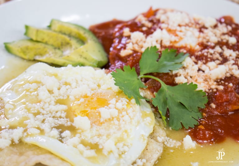 Huevos Divorciados with Homemade Ranchero Sauce Recipe with Knorr #SaboreaTuVerano