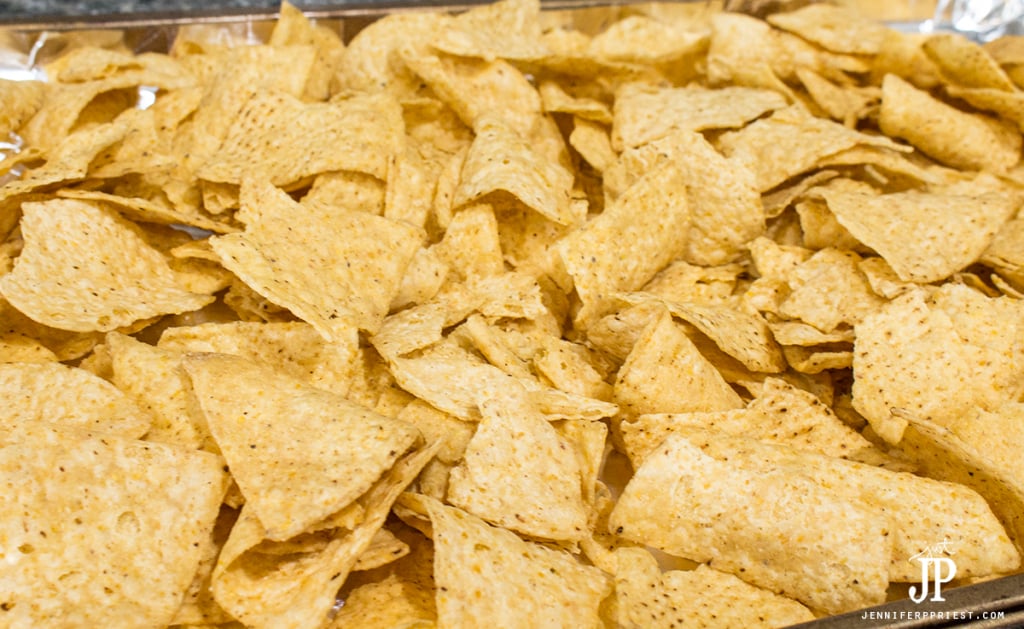 how to make chicken mole nachos