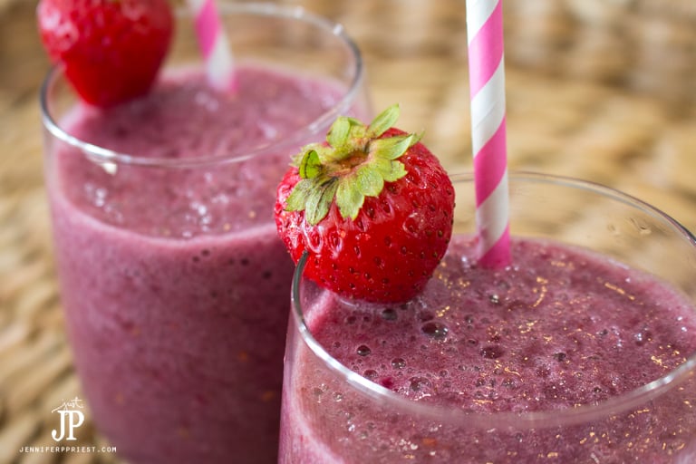 Emergen-C Banana Berry Smoothie Recipe for the Win!