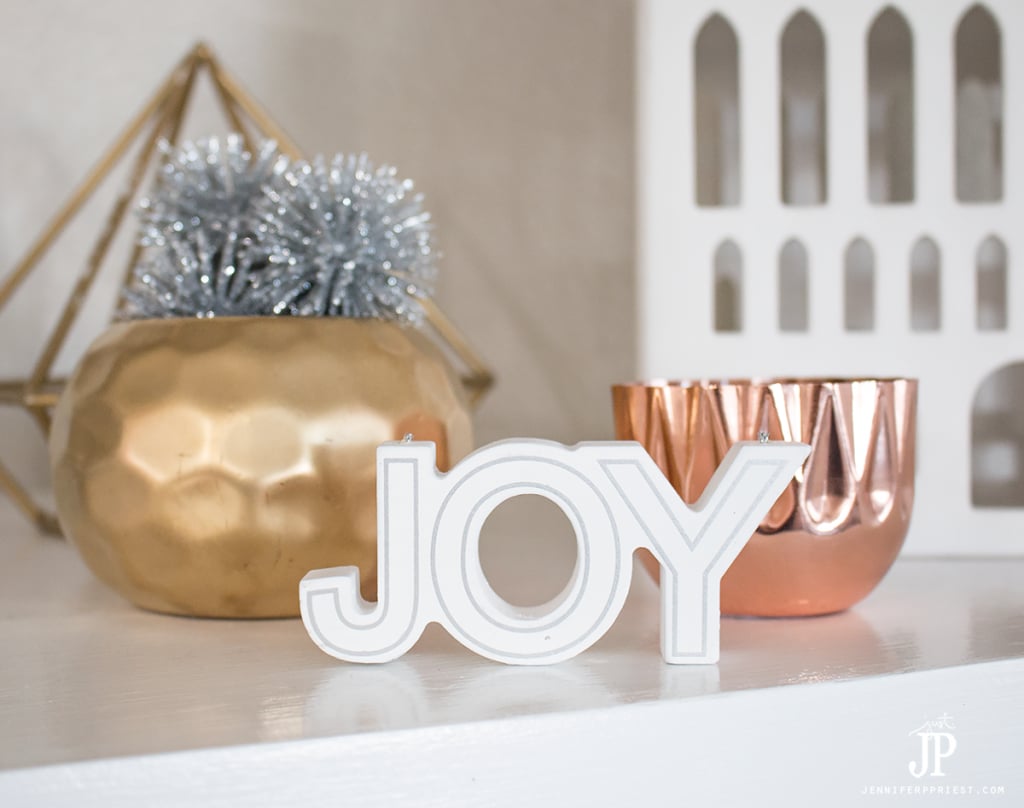 diy-christmas-decorations-mantle-decor-jenniferppriest