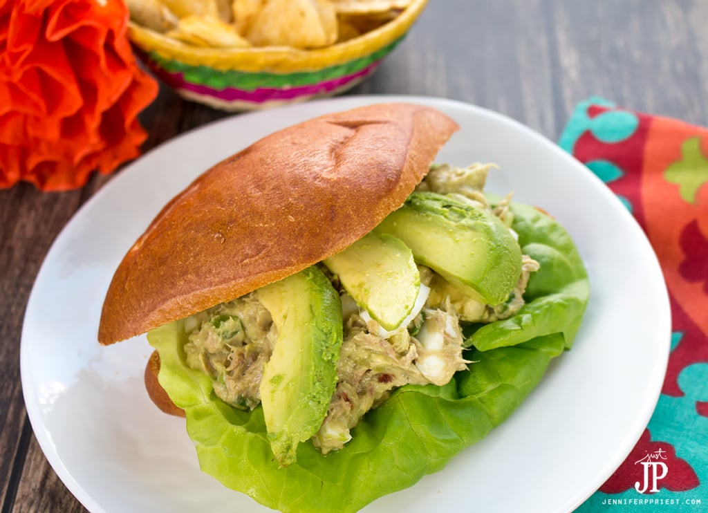 3 easy ways to incorporate AVOCADOS FROM MEXICO into your favorite recipes like tuna sandwiches, salads, and even eggs benedict! #VidaAguacate #EchaleChallenge [AD]