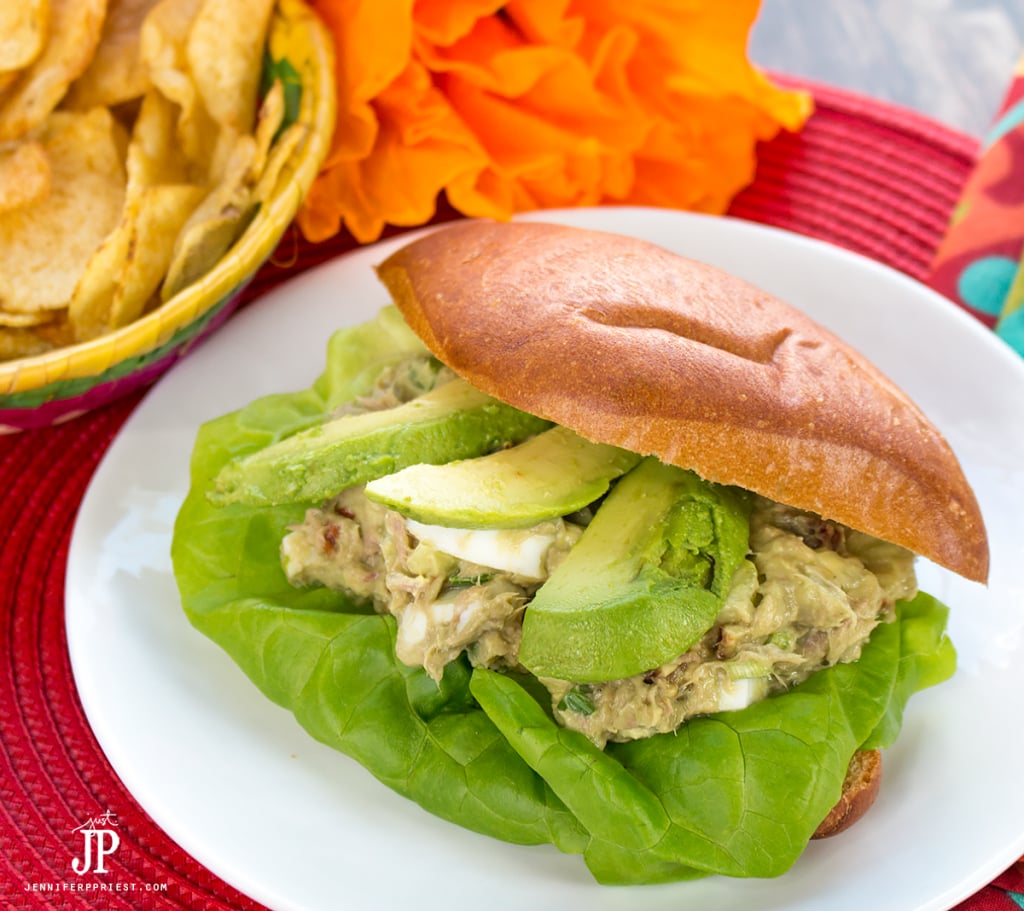 3 easy ways to incorporate AVOCADOS FROM MEXICO into your favorite recipes like tuna sandwiches, salads, and even eggs benedict! #VidaAguacate #EchaleChallenge [AD]