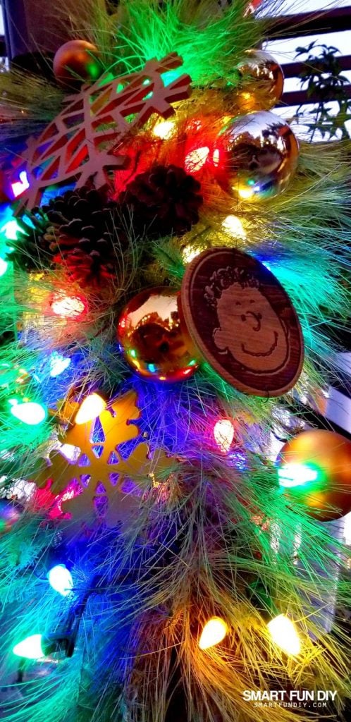 A Grandparents' Guide to Knott's Merry Farm - Smart Fun DIY. Every year around Thanksgiving the conversation comes up about what we should do for Christmas. #knott'smerryfarm #themepark #christmas