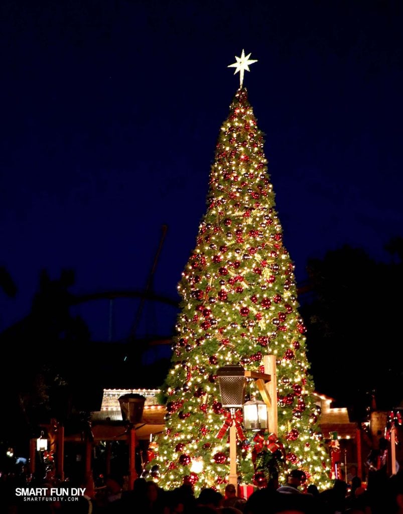 A Grandparents' Guide to Knott's Merry Farm - Smart Fun DIY. Every year around Thanksgiving the conversation comes up about what we should do for Christmas. #knott'smerryfarm #themepark #christmas