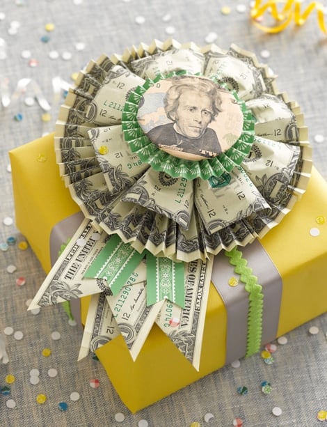 120-Creative-Ways-To-Give-Gift-Cards-And-Money-Smart-Fun-DIY#giftcardsideas #christmasideas 1