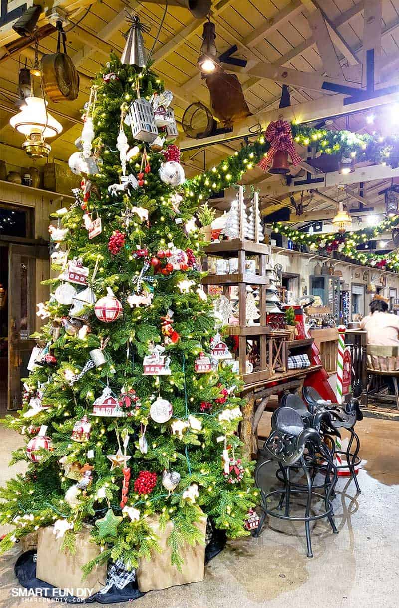 Holiday shopping at Knott's Merry Farm