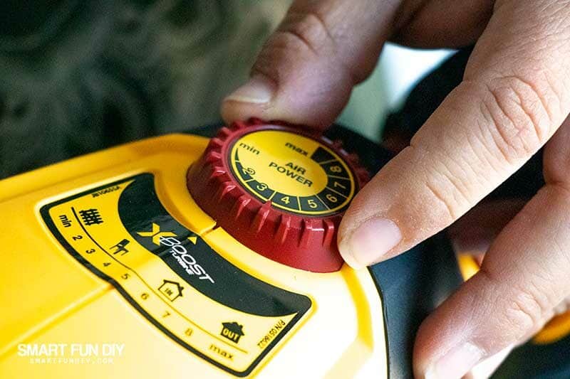 setting air power dial on Wagner Flexio Sprayer